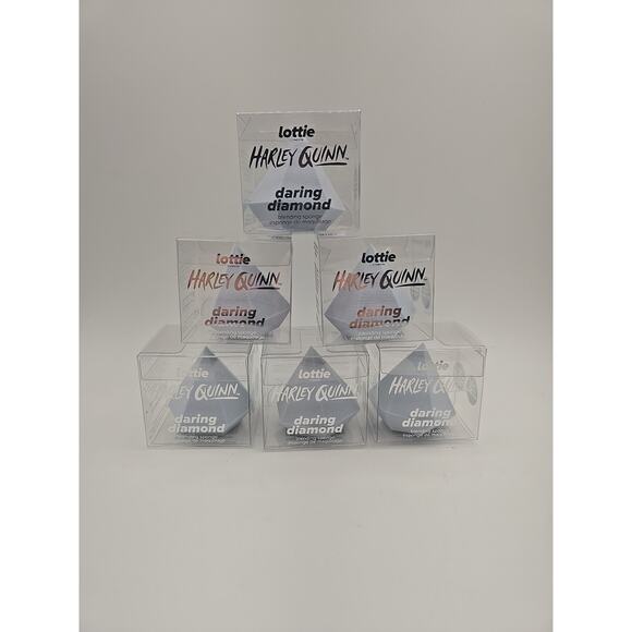 6 Lottie London x Harley Quinn Coloring Changing Make Up Sponge Daring Diamond - Picture 1 of 3